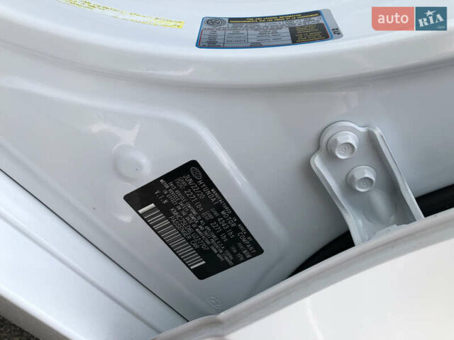 Белый Хендай Ioniq, объемом двигателя 0 л и пробегом 34 тыс. км за 23800 $, фото 32 на Automoto.ua