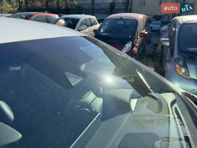 Белый Хендай Ioniq, объемом двигателя 0 л и пробегом 133 тыс. км за 15000 $, фото 10 на Automoto.ua