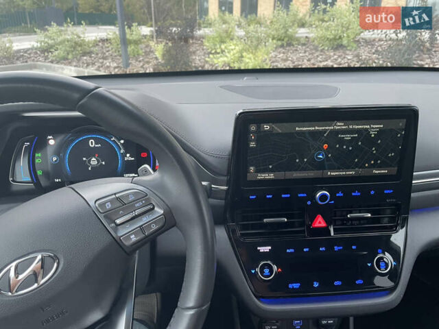 Белый Хендай Ioniq, объемом двигателя 0 л и пробегом 127 тыс. км за 14900 $, фото 20 на Automoto.ua