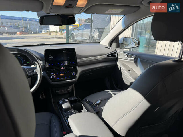 Белый Хендай Ioniq, объемом двигателя 0 л и пробегом 133 тыс. км за 15000 $, фото 13 на Automoto.ua