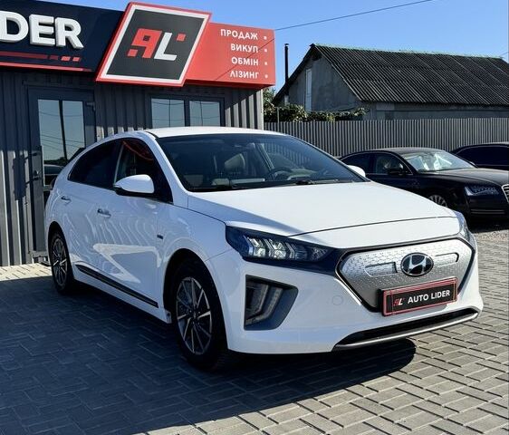 Белый Хендай Ioniq, объемом двигателя 0 л и пробегом 131 тыс. км за 16200 $, фото 1 на Automoto.ua