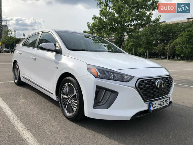 Белый Хендай Ioniq, объемом двигателя 0 л и пробегом 34 тыс. км за 23800 $, фото 23 на Automoto.ua