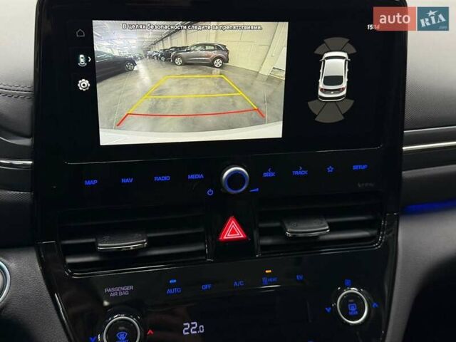 Белый Хендай Ioniq, объемом двигателя 0 л и пробегом 117 тыс. км за 16879 $, фото 23 на Automoto.ua