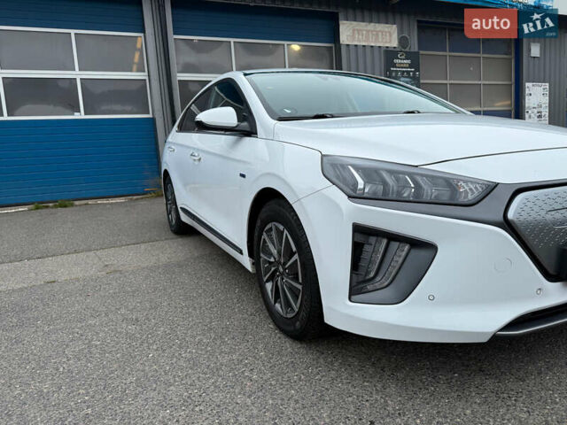 Белый Хендай Ioniq, объемом двигателя 0 л и пробегом 79 тыс. км за 15500 $, фото 21 на Automoto.ua