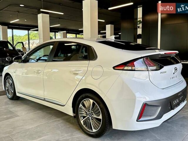 Білий Хендай Ioniq, об'ємом двигуна 1.58 л та пробігом 157 тис. км за 19990 $, фото 13 на Automoto.ua
