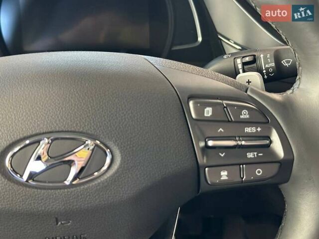 Білий Хендай Ioniq, об'ємом двигуна 1.58 л та пробігом 157 тис. км за 19990 $, фото 26 на Automoto.ua