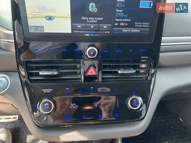 Белый Хендай Ioniq, объемом двигателя 0 л и пробегом 110 тыс. км за 15800 $, фото 7 на Automoto.ua