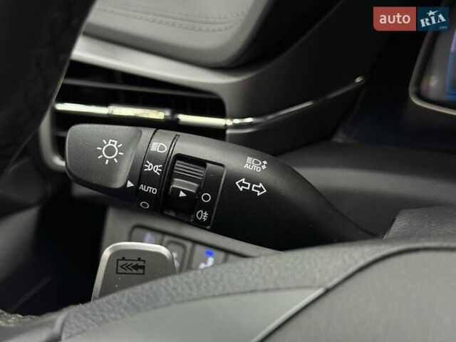 Белый Хендай Ioniq, объемом двигателя 0 л и пробегом 117 тыс. км за 16879 $, фото 18 на Automoto.ua