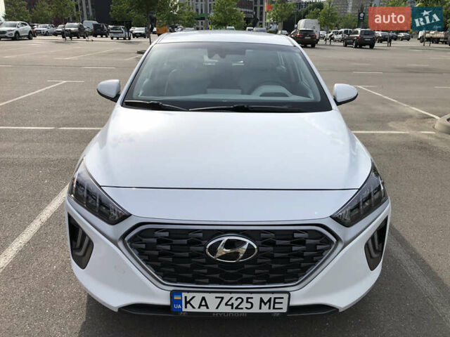 Белый Хендай Ioniq, объемом двигателя 0 л и пробегом 34 тыс. км за 23800 $, фото 26 на Automoto.ua