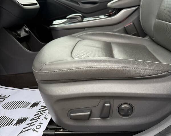 Белый Хендай Ioniq, объемом двигателя 0 л и пробегом 79 тыс. км за 15500 $, фото 9 на Automoto.ua