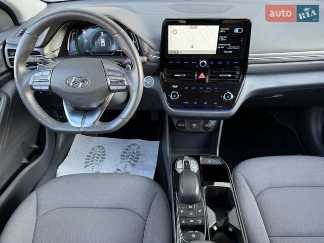 Белый Хендай Ioniq, объемом двигателя 0 л и пробегом 102 тыс. км за 15700 $, фото 10 на Automoto.ua