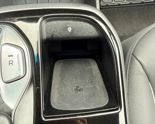 Белый Хендай Ioniq, объемом двигателя 0 л и пробегом 79 тыс. км за 15500 $, фото 27 на Automoto.ua