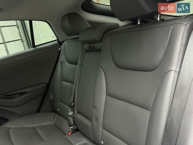 Белый Хендай Ioniq, объемом двигателя 0 л и пробегом 117 тыс. км за 16879 $, фото 33 на Automoto.ua