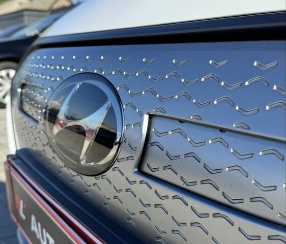 Белый Хендай Ioniq, объемом двигателя 0 л и пробегом 131 тыс. км за 16200 $, фото 23 на Automoto.ua