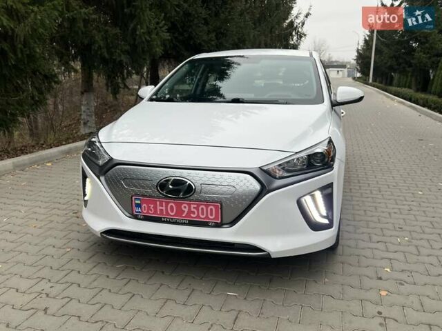 Белый Хендай Ioniq, объемом двигателя 0 л и пробегом 66 тыс. км за 14900 $, фото 1 на Automoto.ua