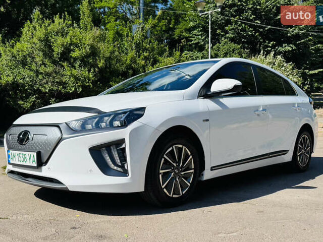 Белый Хендай Ioniq, объемом двигателя 0 л и пробегом 68 тыс. км за 16300 $, фото 1 на Automoto.ua