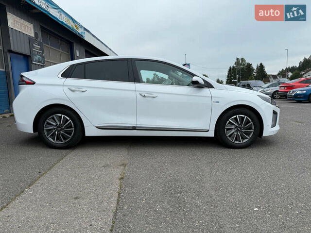 Белый Хендай Ioniq, объемом двигателя 0 л и пробегом 79 тыс. км за 15500 $, фото 20 на Automoto.ua