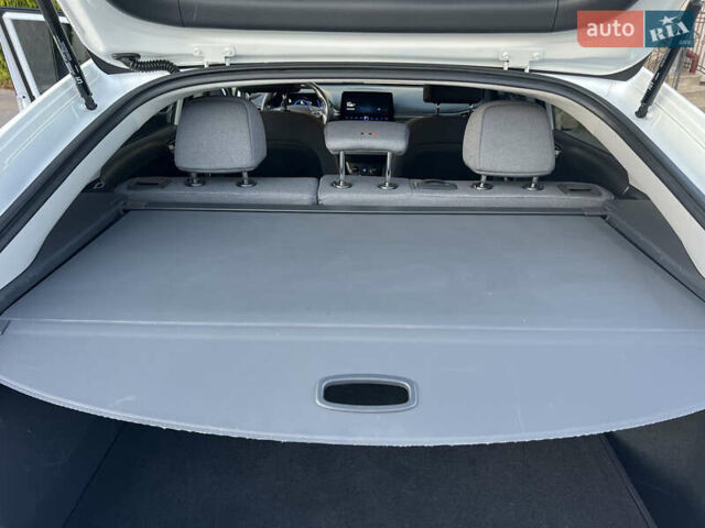 Білий Хендай Ioniq, об'ємом двигуна 0 л та пробігом 130 тис. км за 14799 $, фото 45 на Automoto.ua