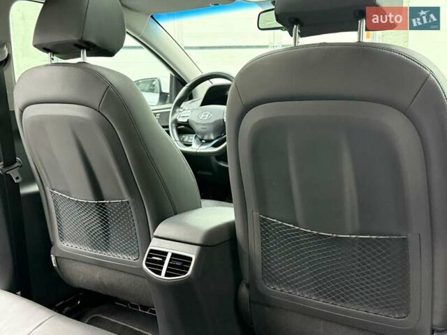 Белый Хендай Ioniq, объемом двигателя 0 л и пробегом 117 тыс. км за 16879 $, фото 36 на Automoto.ua