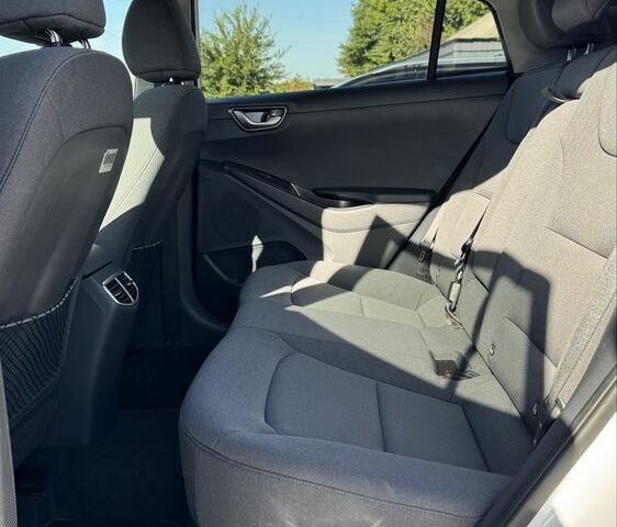 Белый Хендай Ioniq, объемом двигателя 0 л и пробегом 131 тыс. км за 16200 $, фото 13 на Automoto.ua