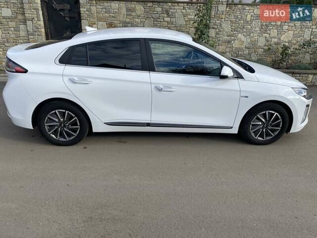 Білий Хендай Ioniq, об'ємом двигуна 0 л та пробігом 89 тис. км за 15800 $, фото 5 на Automoto.ua