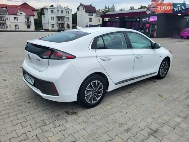 Білий Хендай Ioniq, об'ємом двигуна 0 л та пробігом 50 тис. км за 15700 $, фото 8 на Automoto.ua