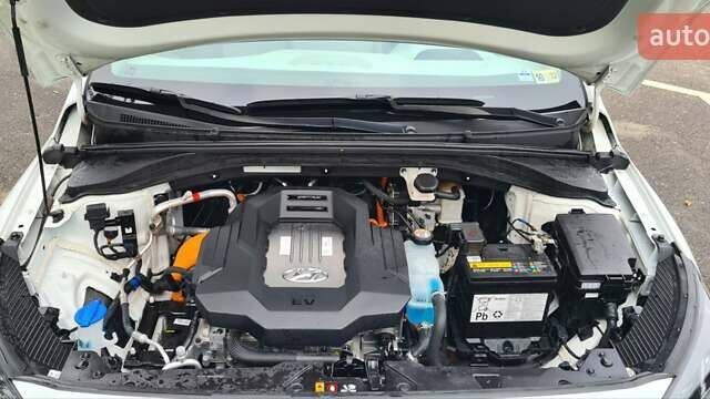 Білий Хендай Ioniq, об'ємом двигуна 0 л та пробігом 50 тис. км за 15700 $, фото 20 на Automoto.ua