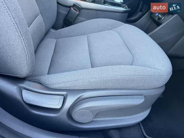 Білий Хендай Ioniq, об'ємом двигуна 0 л та пробігом 130 тис. км за 14799 $, фото 29 на Automoto.ua