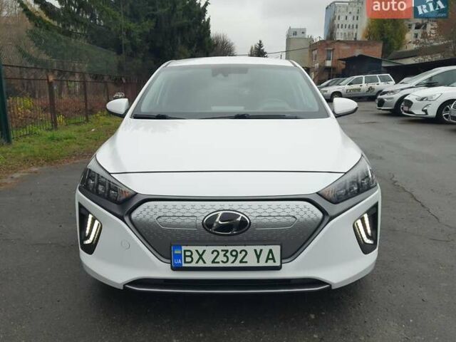 Белый Хендай Ioniq, объемом двигателя 0 л и пробегом 148 тыс. км за 15799 $, фото 1 на Automoto.ua