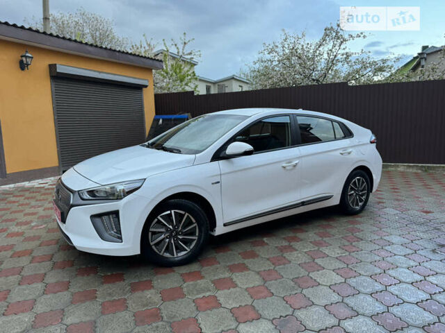 Белый Хендай Ioniq, объемом двигателя 0 л и пробегом 86 тыс. км за 16499 $, фото 64 на Automoto.ua