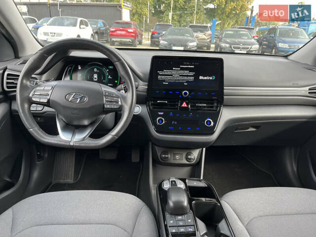 Белый Хендай Ioniq, объемом двигателя 0 л и пробегом 73 тыс. км за 15650 $, фото 12 на Automoto.ua