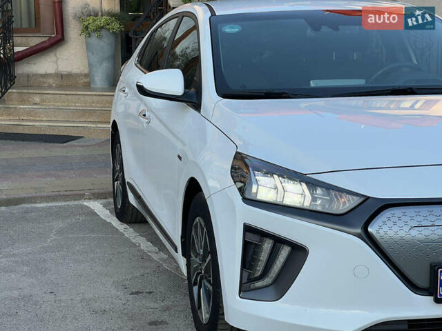 Білий Хендай Ioniq, об'ємом двигуна 0 л та пробігом 130 тис. км за 14799 $, фото 9 на Automoto.ua
