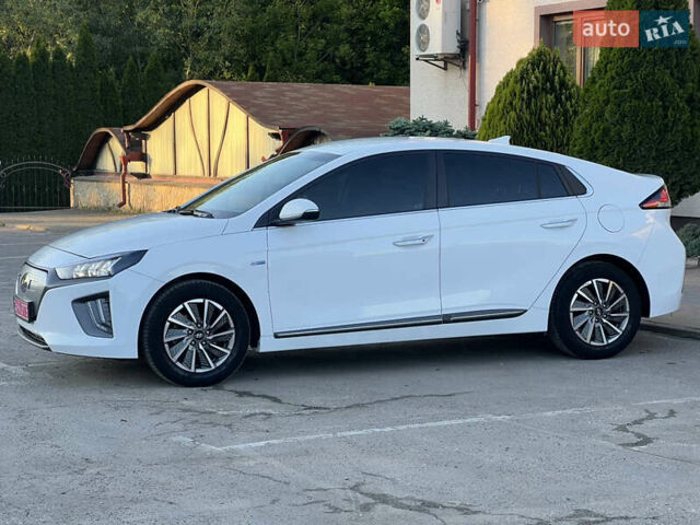 Білий Хендай Ioniq, об'ємом двигуна 0 л та пробігом 130 тис. км за 14799 $, фото 7 на Automoto.ua