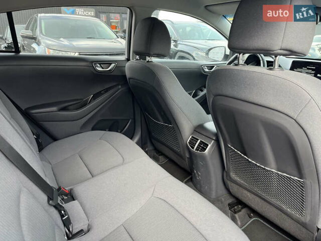 Белый Хендай Ioniq, объемом двигателя 0 л и пробегом 73 тыс. км за 15650 $, фото 18 на Automoto.ua