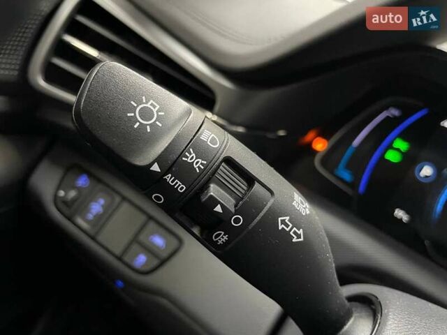 Белый Хендай Ioniq, объемом двигателя 0 л и пробегом 82 тыс. км за 16490 $, фото 21 на Automoto.ua