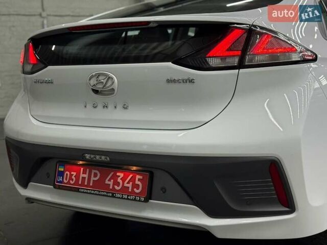 Хендай Ioniq 2021 в Луцке на Automoto.ua Белый Хендай Ioniq, объемом двигателя 0 л и пробегом 59 тыс. км за 17240 $, фото 9 на Automoto.ua