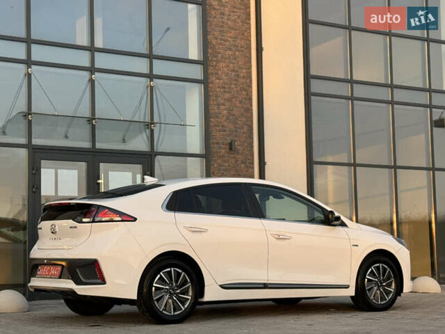 Білий Хендай Ioniq, об'ємом двигуна 0 л та пробігом 81 тис. км за 15700 $, фото 23 на Automoto.ua