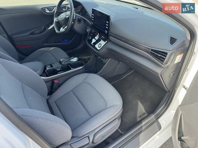 Білий Хендай Ioniq, об'ємом двигуна 0 л та пробігом 34 тис. км за 16777 $, фото 13 на Automoto.ua