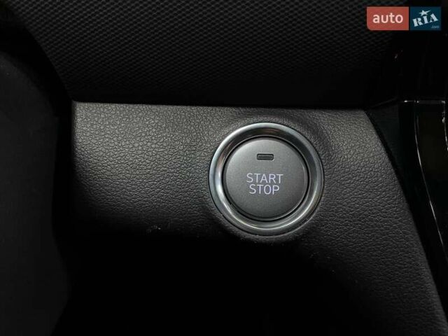 Белый Хендай Ioniq, объемом двигателя 0 л и пробегом 82 тыс. км за 16490 $, фото 27 на Automoto.ua