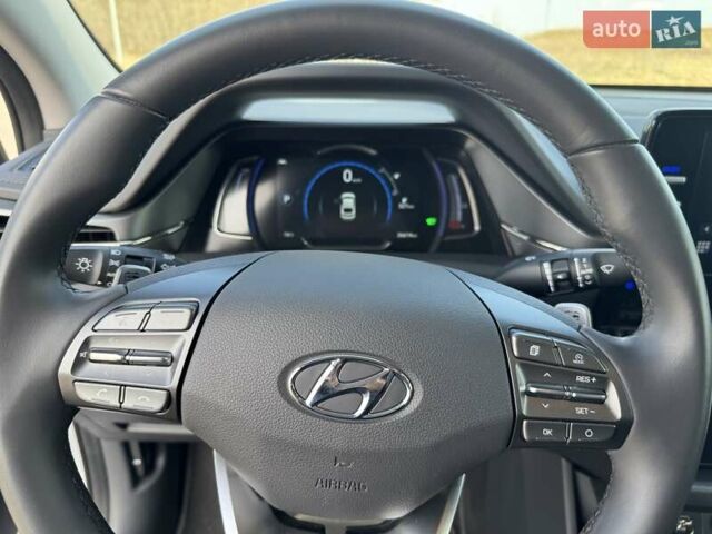 Белый Хендай Ioniq, объемом двигателя 0 л и пробегом 35 тыс. км за 16300 $, фото 18 на Automoto.ua