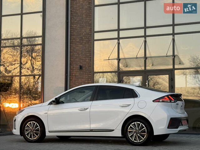 Білий Хендай Ioniq, об'ємом двигуна 0 л та пробігом 81 тис. км за 15700 $, фото 16 на Automoto.ua