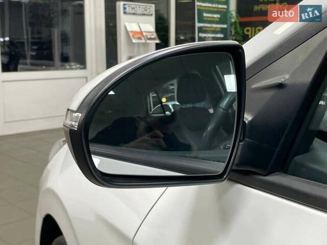 Белый Хендай Ioniq, объемом двигателя 0 л и пробегом 82 тыс. км за 16490 $, фото 14 на Automoto.ua