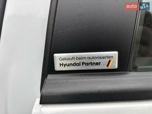 Белый Хендай Ioniq, объемом двигателя 0 л и пробегом 79 тыс. км за 14600 $, фото 14 на Automoto.ua