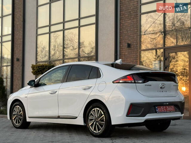 Білий Хендай Ioniq, об'ємом двигуна 0 л та пробігом 81 тис. км за 15700 $, фото 18 на Automoto.ua