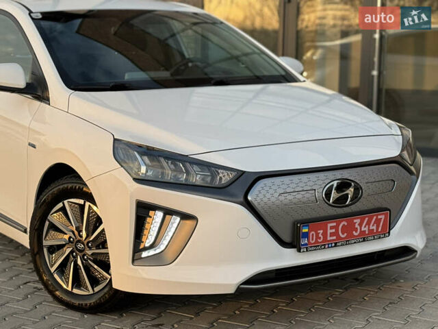 Білий Хендай Ioniq, об'ємом двигуна 0 л та пробігом 81 тис. км за 15700 $, фото 42 на Automoto.ua