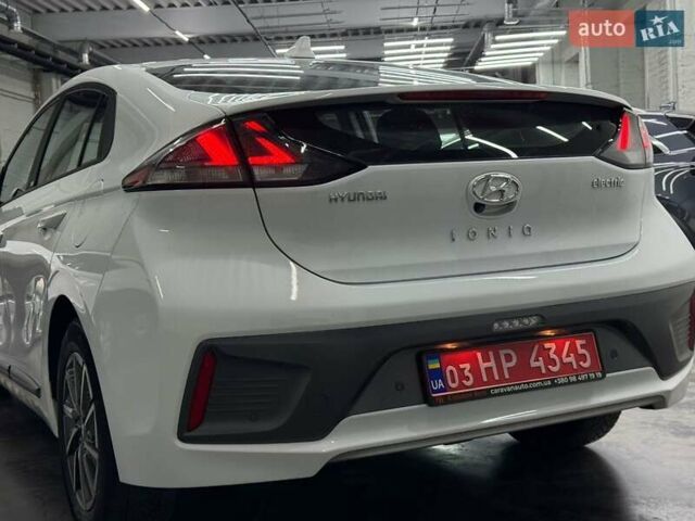 Хендай Ioniq 2021 в Луцке на Automoto.ua Белый Хендай Ioniq, объемом двигателя 0 л и пробегом 59 тыс. км за 17240 $, фото 7 на Automoto.ua