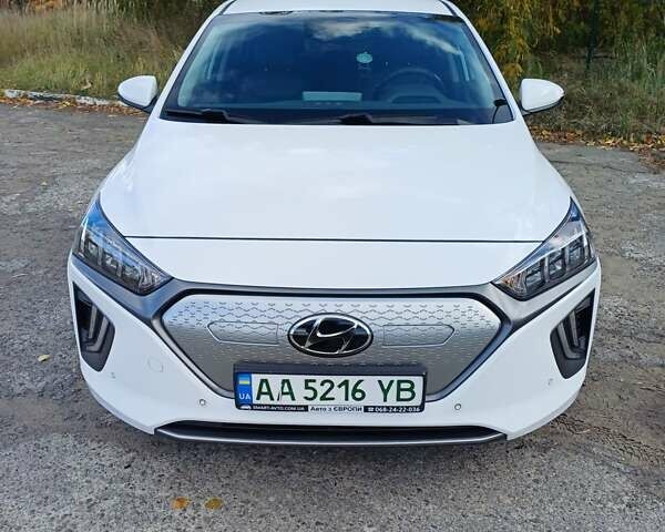 Білий Хендай Ioniq, об'ємом двигуна 0 л та пробігом 62 тис. км за 17900 $, фото 2 на Automoto.ua