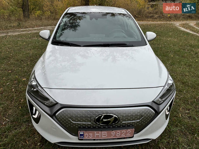 Белый Хендай Ioniq, объемом двигателя 0 л и пробегом 79 тыс. км за 14600 $, фото 5 на Automoto.ua