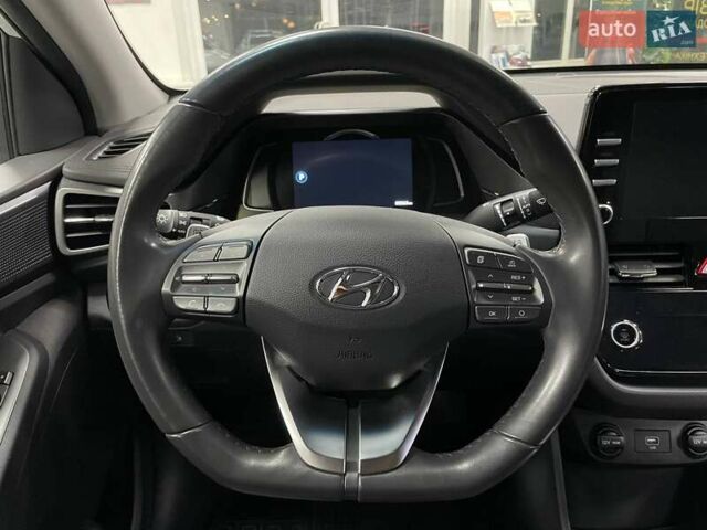 Белый Хендай Ioniq, объемом двигателя 0 л и пробегом 82 тыс. км за 16490 $, фото 22 на Automoto.ua