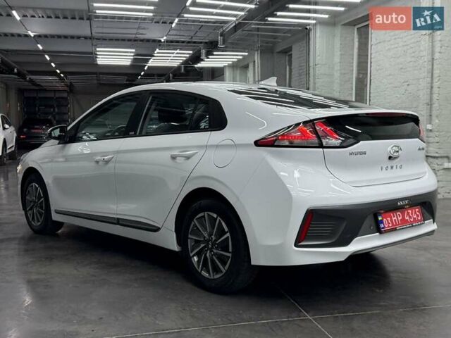 Хендай Ioniq 2021 в Луцке на Automoto.ua Белый Хендай Ioniq, объемом двигателя 0 л и пробегом 59 тыс. км за 17240 $, фото 8 на Automoto.ua